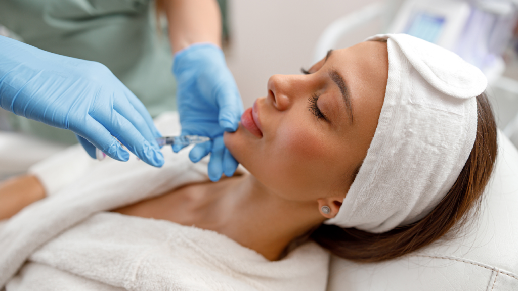 Marcación mandibular con ácido hialurónico en Uve Gara: definición facial sin cirugía en Granada 2 marcacion mandibular uvegara