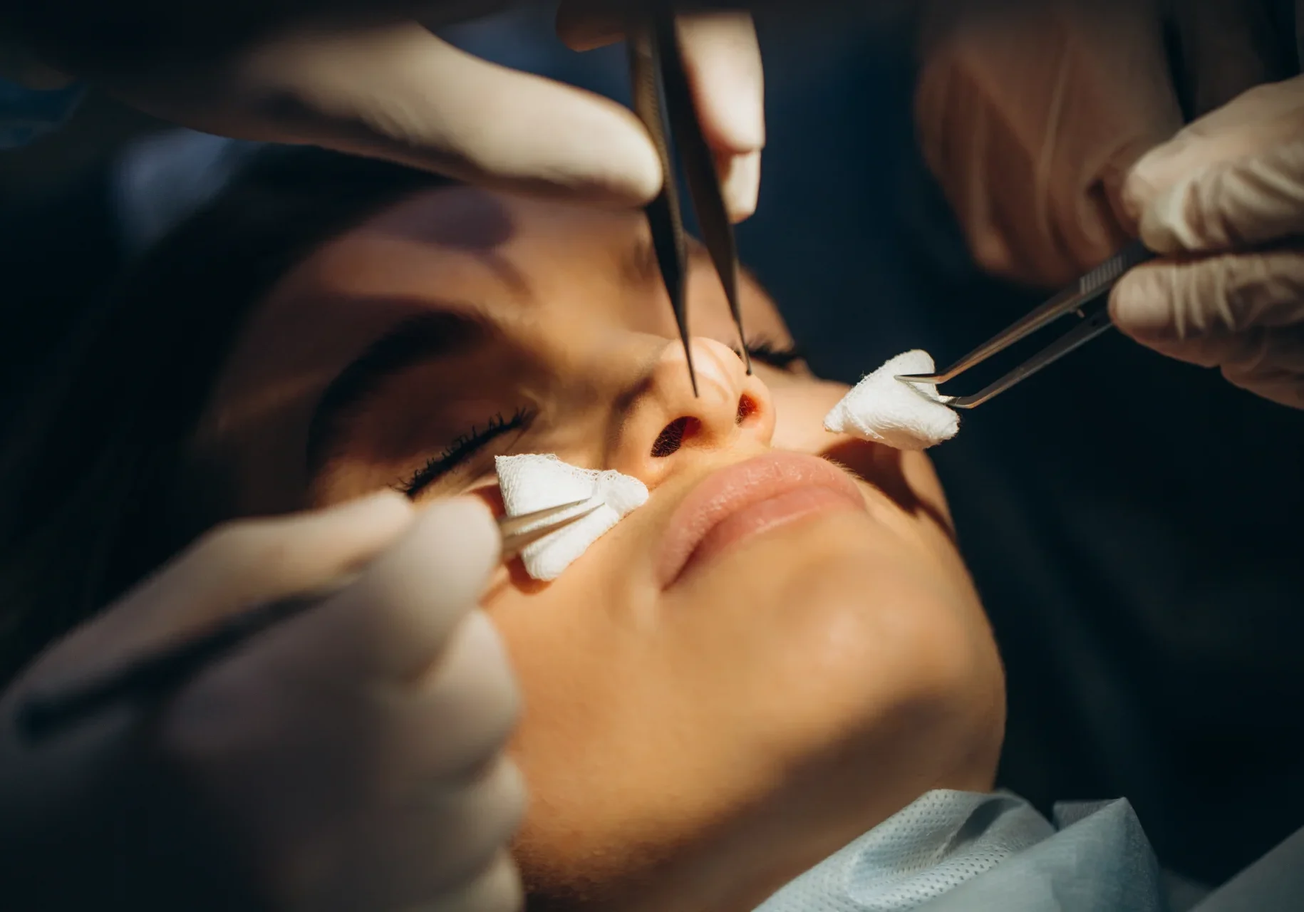 surgeon-and-his-assistant surgeon-and-his-assistant