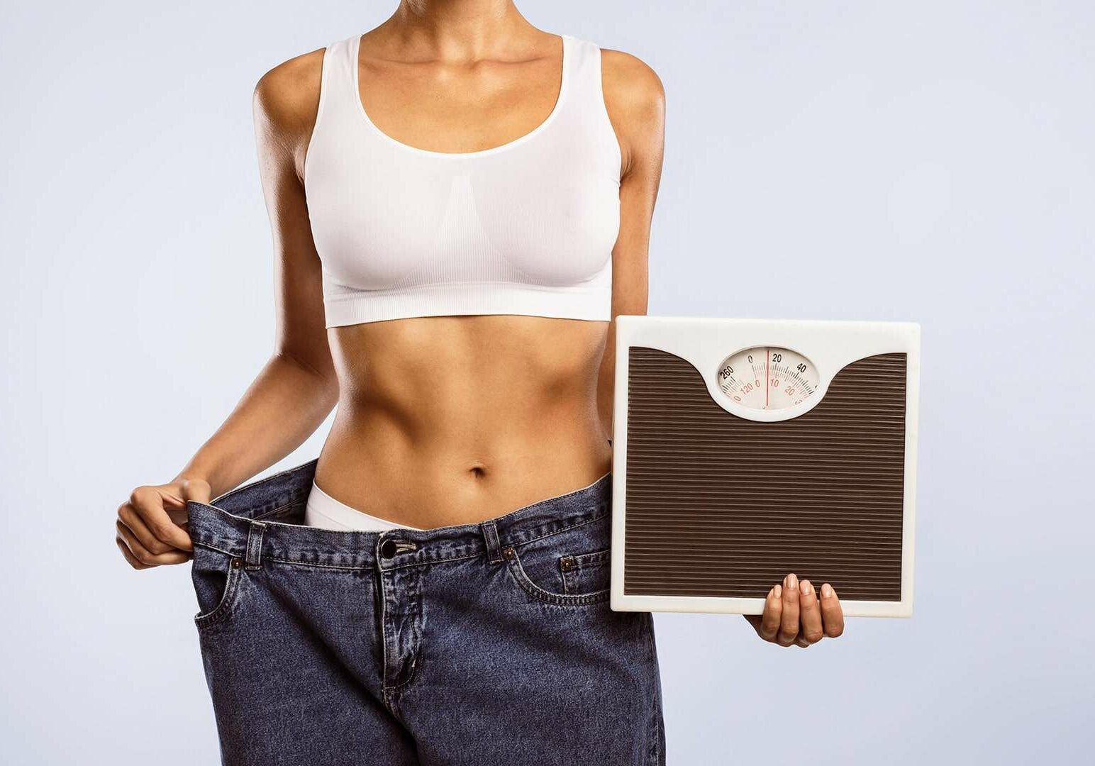 Mujer muestra pérdida de peso tras tratamiento con balón gástrico Elipse